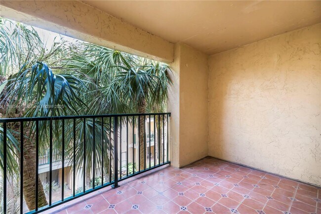Building Photo - 777 Riverside Dr