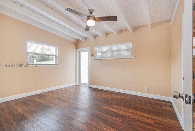 Building Photo - 3137 SW 15th St