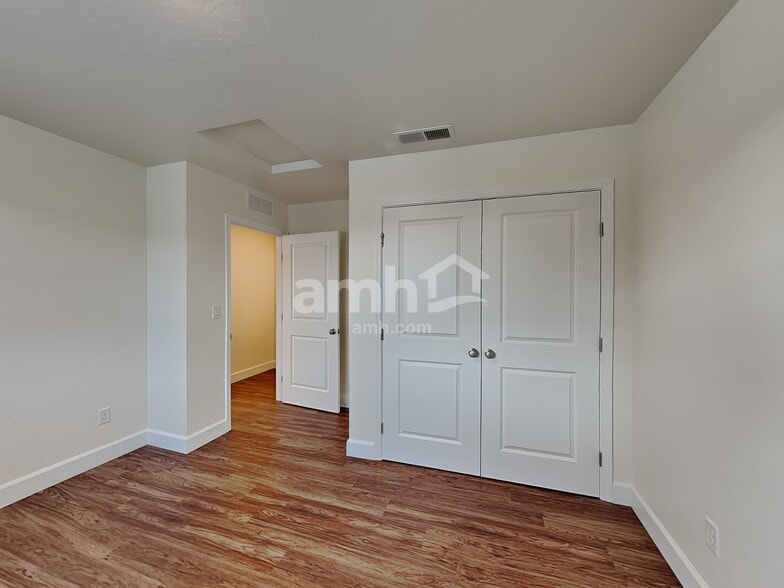 Building Photo - 1829 N Montgomery Way