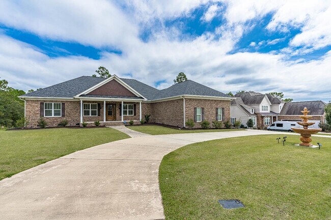 Building Photo - 213 Yellow Jasmine Dr