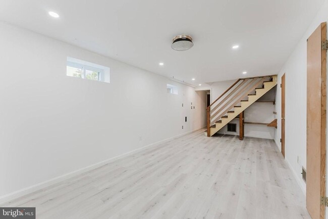 Building Photo - 10914 Woodhaven Dr