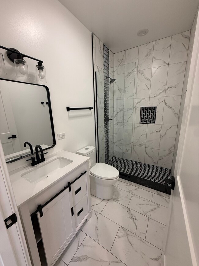 Building Photo - 1249 S Kedvale Ave