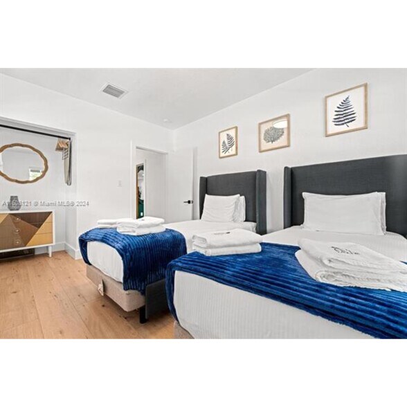 Building Photo - 3902 NW 3rd Ave