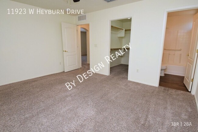 Building Photo - Rancho Marana 3 Bed 2 Bath + Den