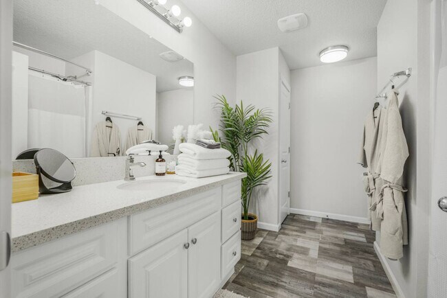 Building Photo - 2702 E 33rd St