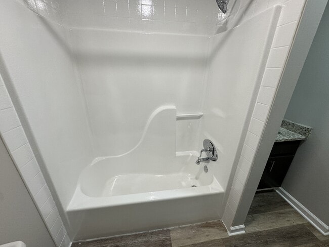 Building Photo - 846 School Rd