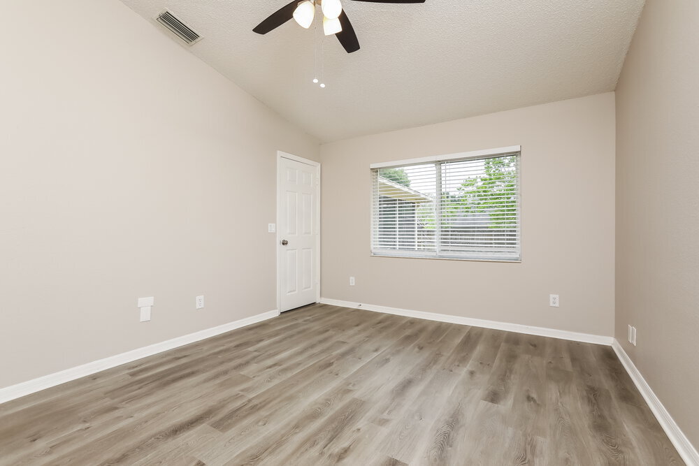 Building Photo - 8129 Cloverglen Cir
