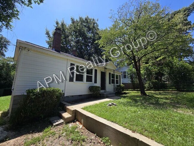 Building Photo - Renovated house near Columbia International University