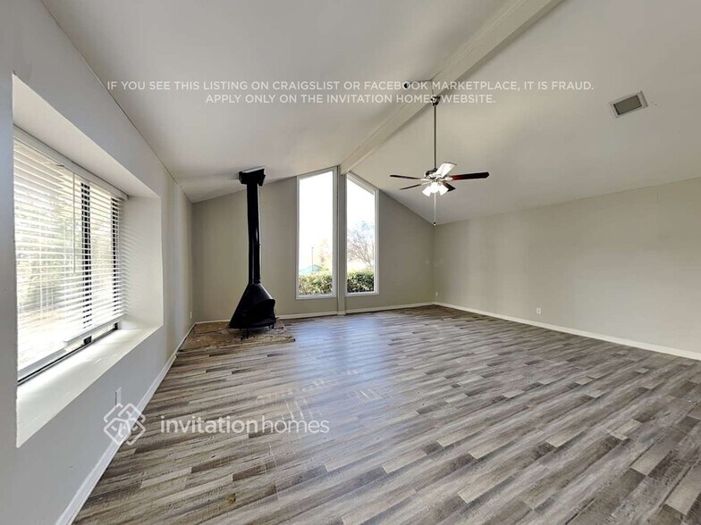 Building Photo - 5388 Golfcrest Cir