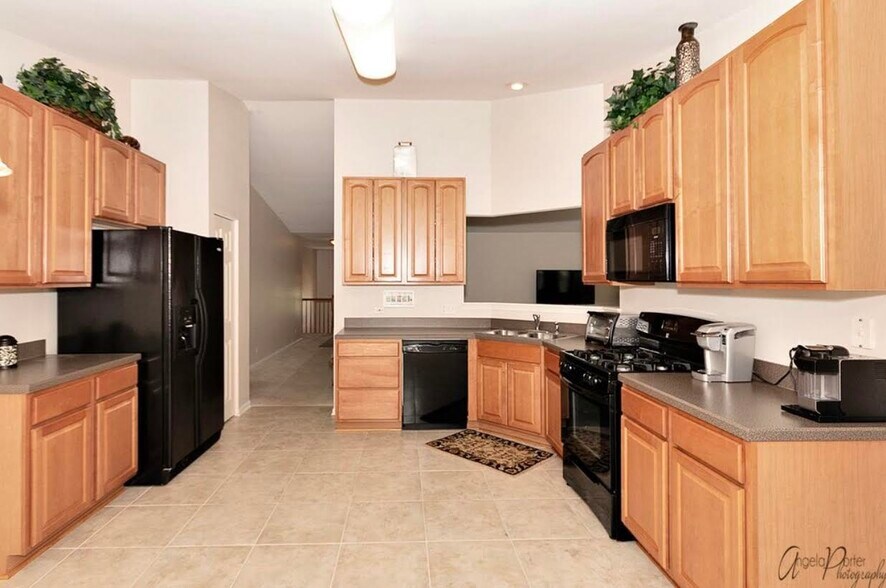 Building Photo - 404 Bay Tree Cir