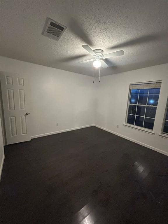 Building Photo - 1006 Quail Valley Dr