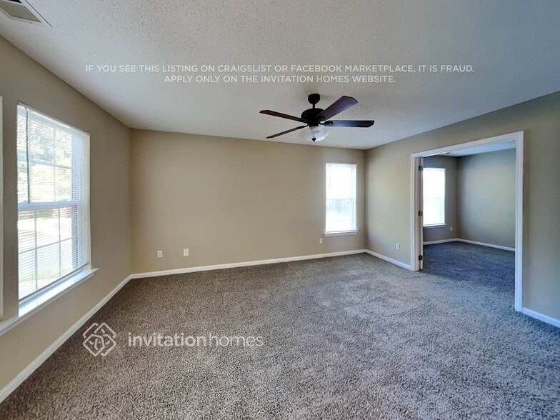 Building Photo - 10600 Northwoods Forest Dr
