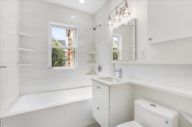 Building Photo - 16 Glenrose Rd