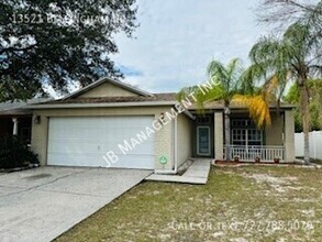 Building Photo - Beautiful 3/2 bath Pool home!