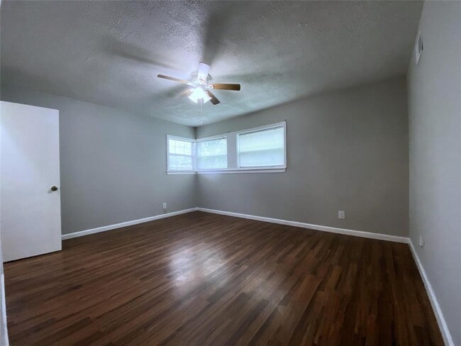 Building Photo - 6143 Grape St