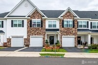 Building Photo - 1517 Paxton Ln