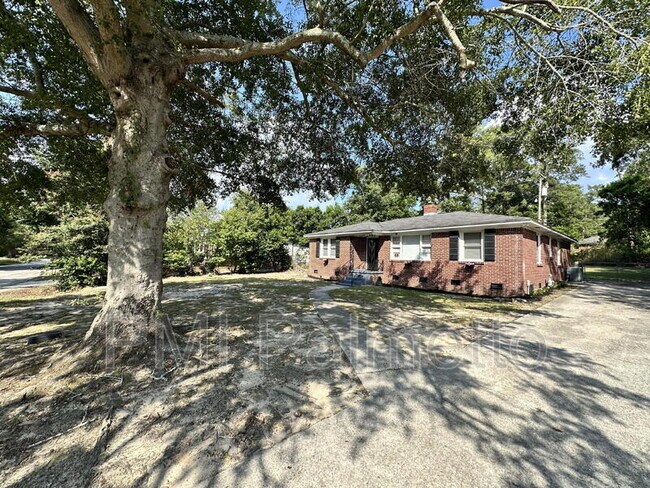 Building Photo - 3727 Maybank St