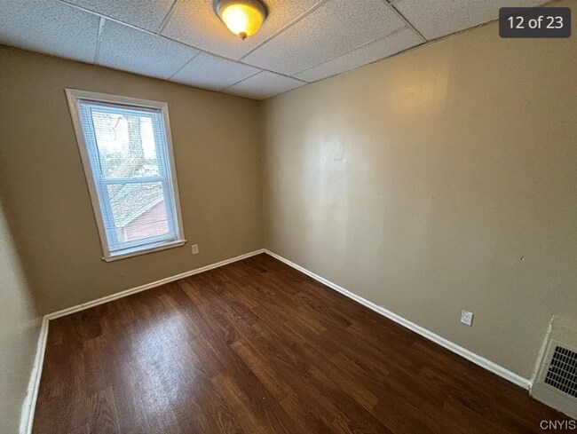 Building Photo - 201 E Glen Ave