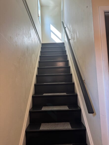 Stair way - 425 Ryers Ave