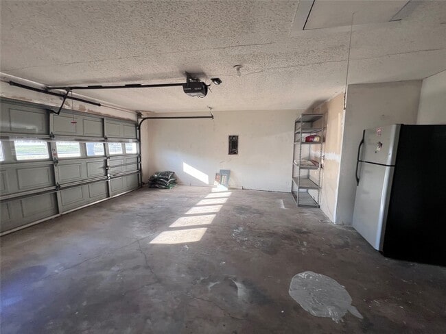 Building Photo - 818 Fairlawn Dr