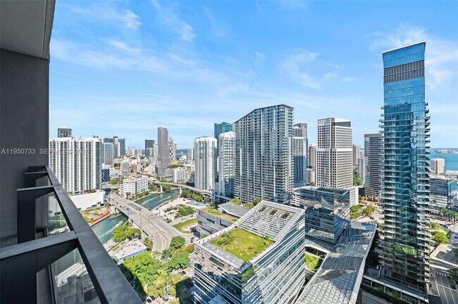 Building Photo - 88 SW 7th St