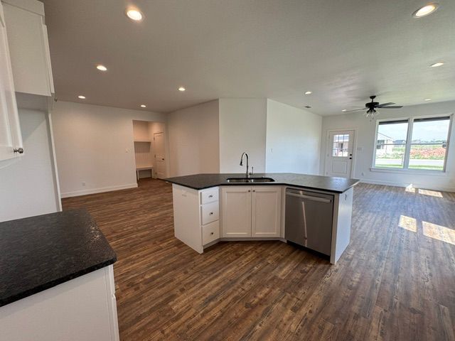 Building Photo - 8016 Sawdust Trl