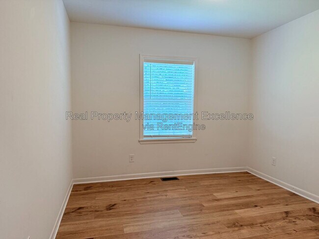 Building Photo - 108 Hassell Ct