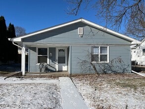 Building Photo - Dennis Riverfront