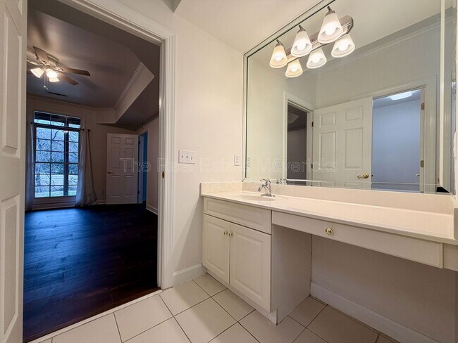 Building Photo - 3190 Waterfront Dr