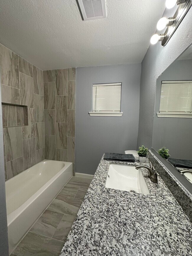 Building Photo - 2504 Rosemead Dr