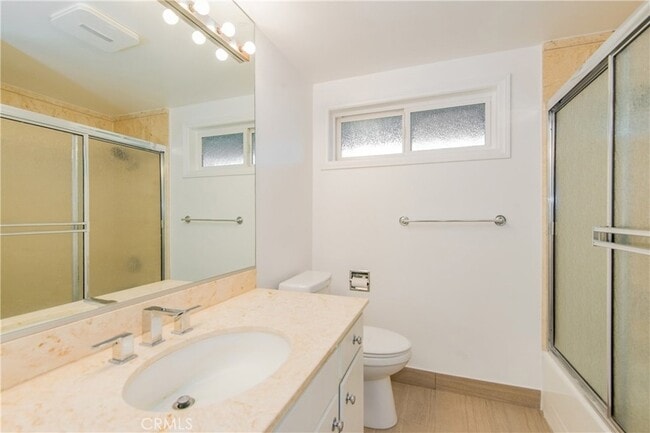 Building Photo - 13104 Magnolia Blvd