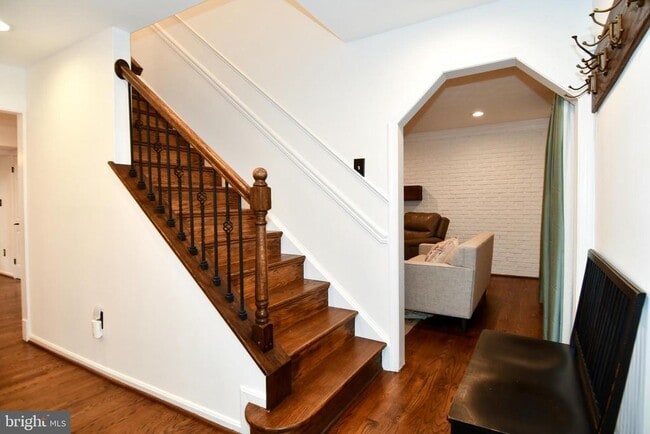 Building Photo - 12134 Holly Knoll Cir