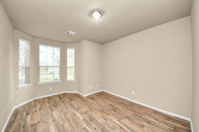 Building Photo - 12902 Meadow Springs Dr