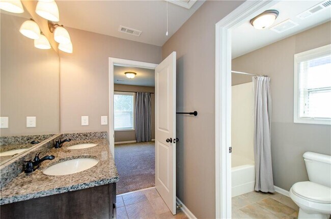 Building Photo - 4669 Sierra Creek Dr NE