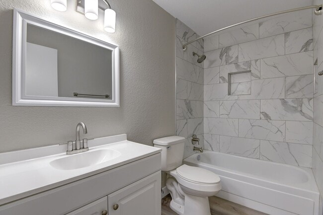 Building Photo - 853 Rock Springs Dr