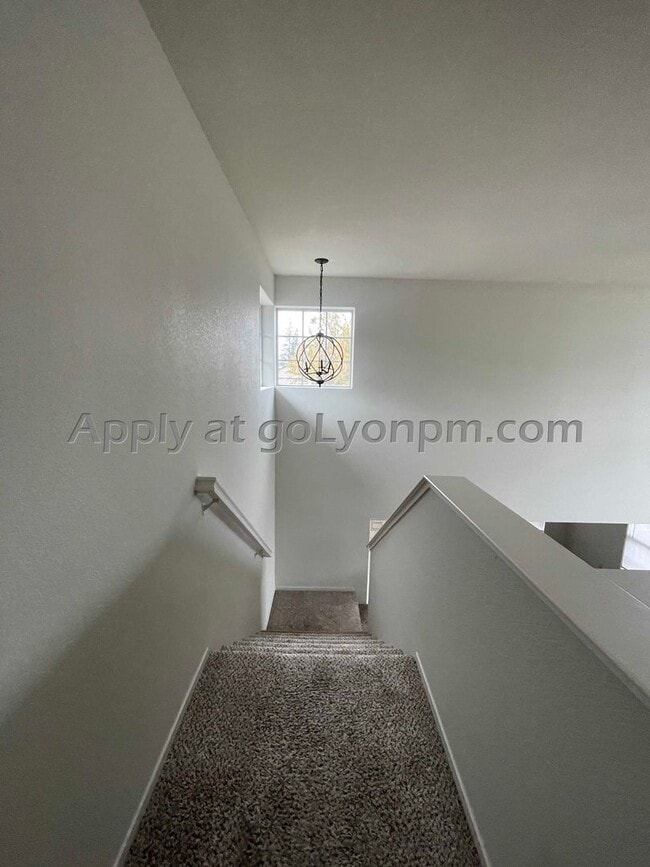 Building Photo - Charming 2BDRM 2.5BA with LOFT | Perfect Location near Folsom Premium Outlets & Lake Natoma!