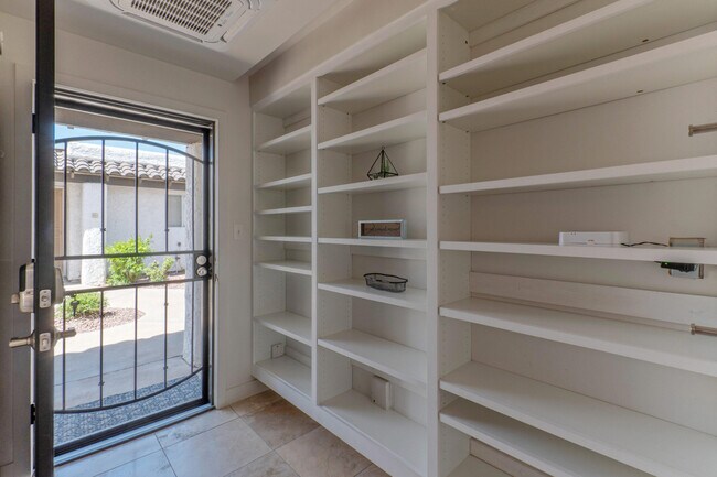 Building Photo - 2400 N 71st St