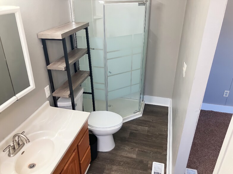 Building Photo - 33 Village Ct