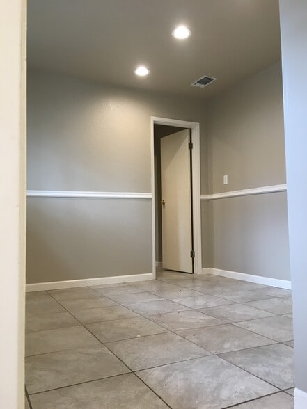 Laundry room - 7677 Sycamore Dr