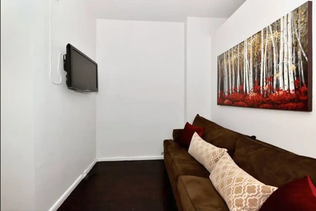 Building Photo - 498 9th Ave