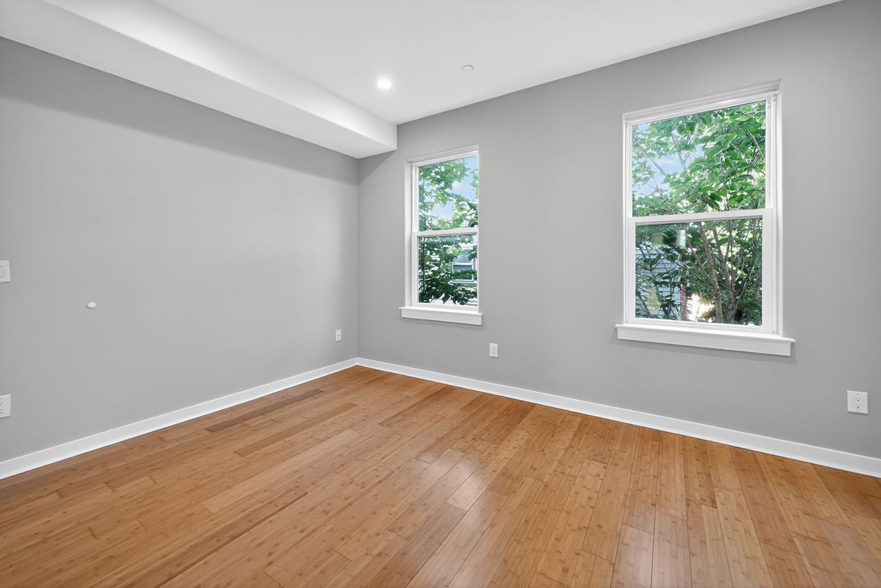 Building Photo - 1518 S 25th St