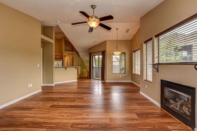 Building Photo - Beautiful 3 Bed, 2 Bath Condo on the Hassaympa Golf Course!