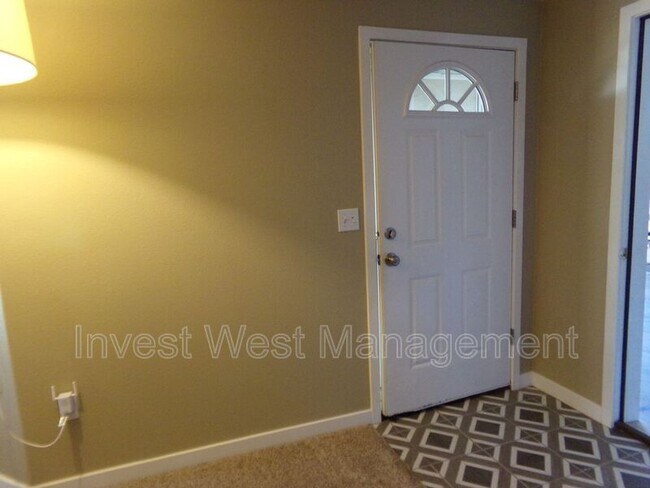 Building Photo - 1210 NE 163rd Ct