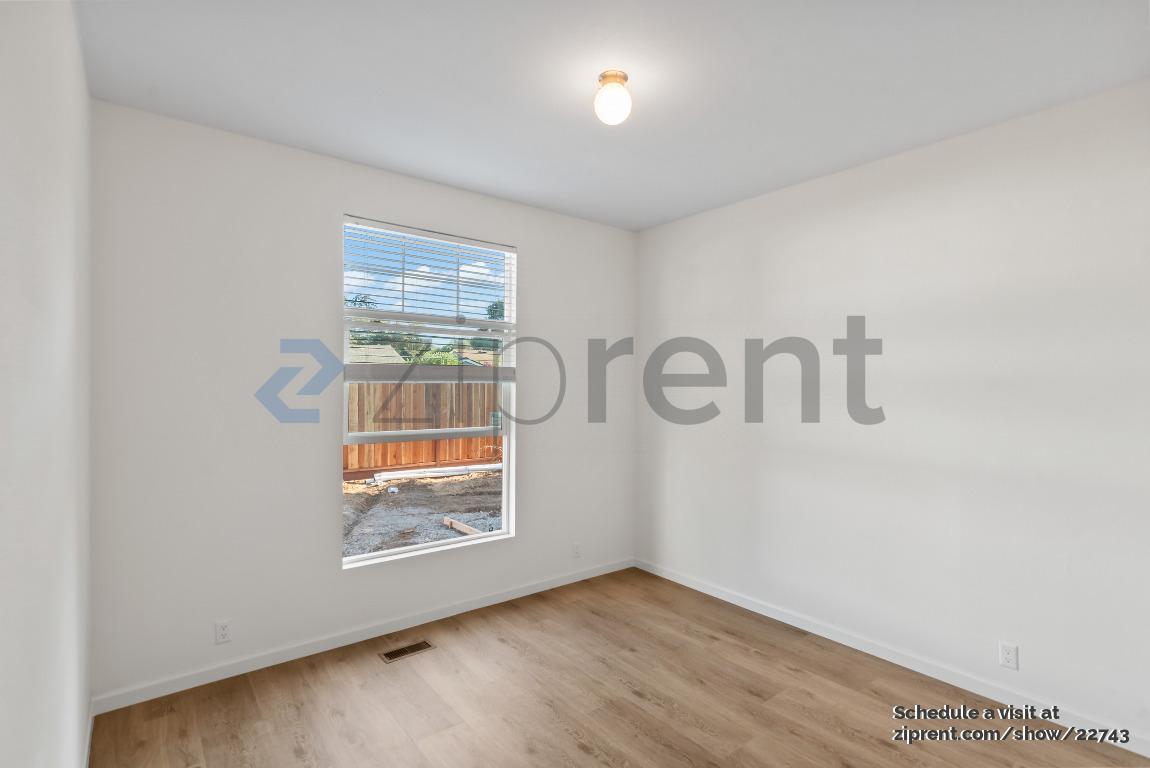 Building Photo - 1133 Lovell Ave