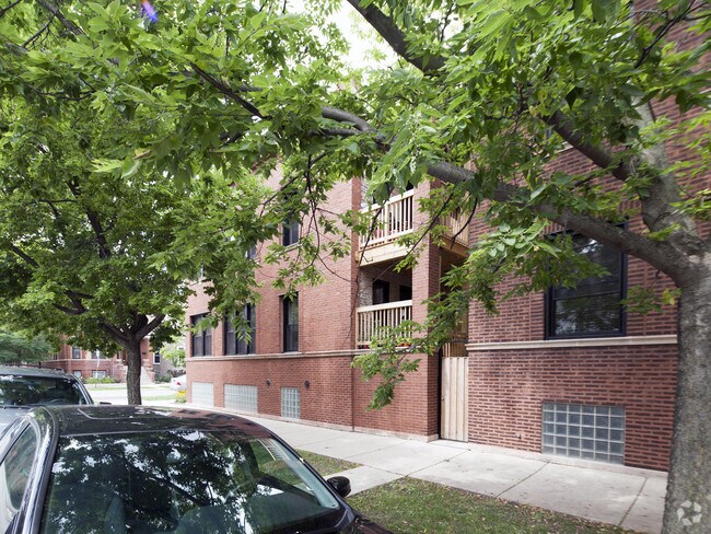 Building Photo - 2501 N Richmond St