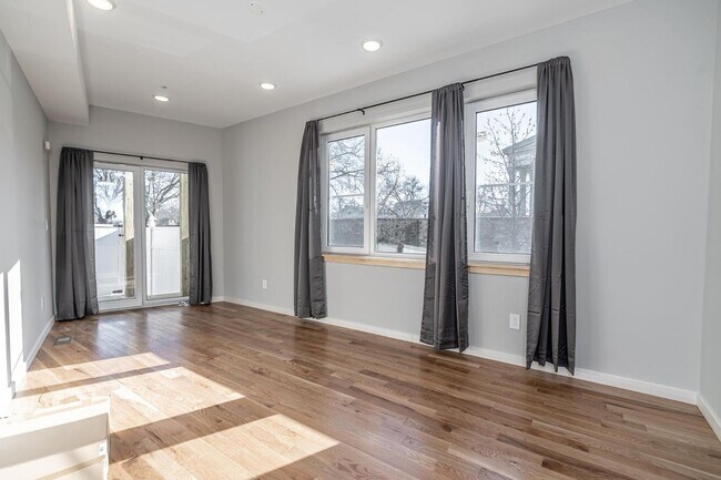 Building Photo - 2045 N College Ave