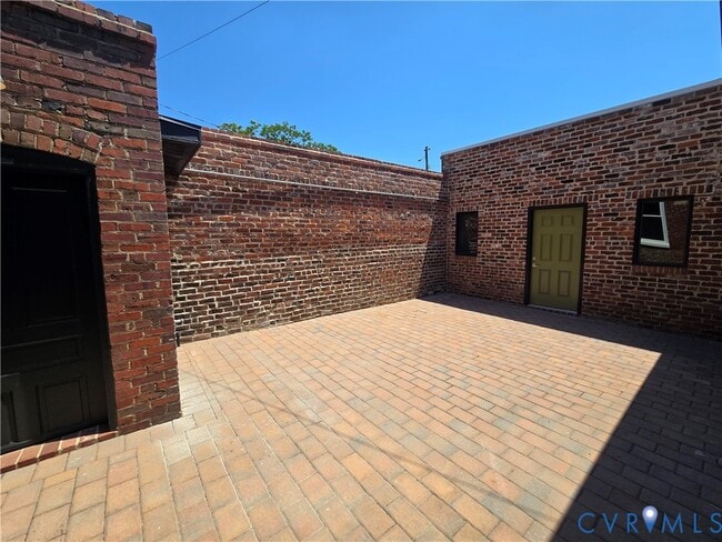 Building Photo - 1 N Harvie St
