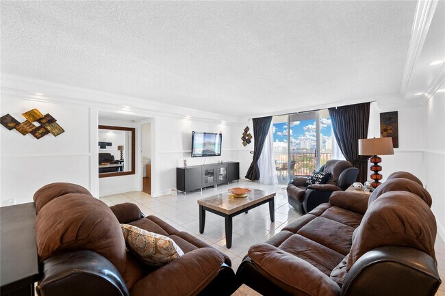 Building Photo - 2801 NE 183rd St