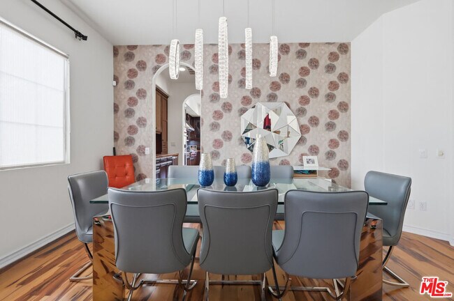 Building Photo - 9651 Sagebrush Ave