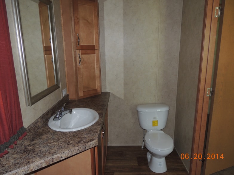 Building Photo - 203 2nd St S